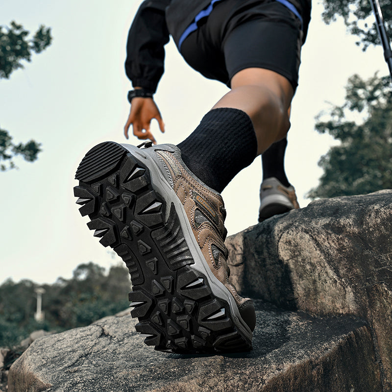Men’s Composite Toe Outdoor Hiking Shoes, Arch Support, Wide Fit, Lightweight Comfort & Slip-Resistant Grip
